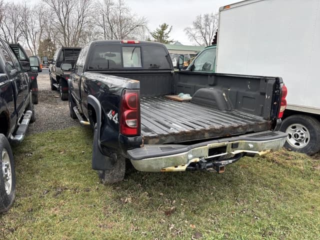 Image of Chevrolet 2500HD equipment image 3