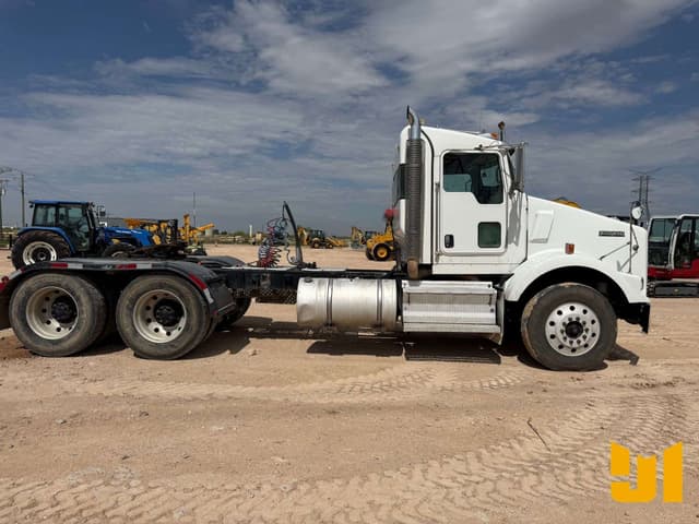 Image of Kenworth T800 equipment image 3