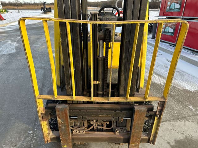 Image of Hyster H50 equipment image 2