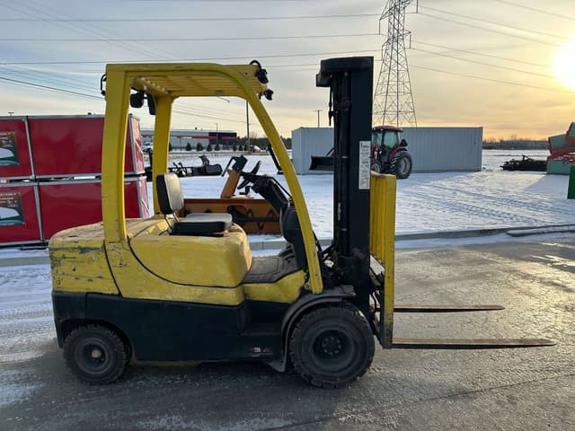Image of Hyster H50 equipment image 3