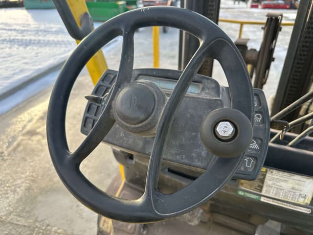 Image of Hyster H50 equipment image 4