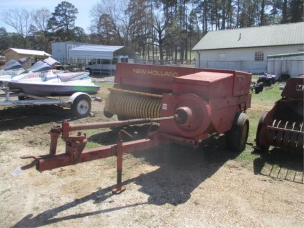 Image of New Holland Hayliner 315 Primary image