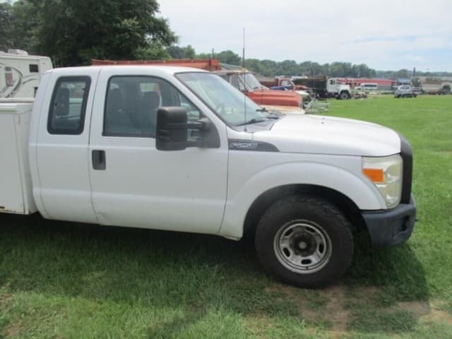 Image of Ford F-250 equipment image 3