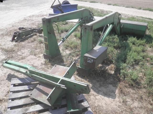 Image of John Deere 158 equipment image 2