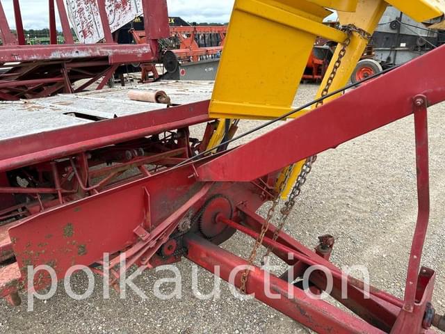 Image of New Holland 1033 equipment image 2
