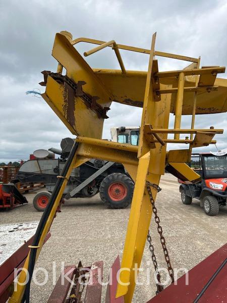 Image of New Holland 1033 equipment image 3
