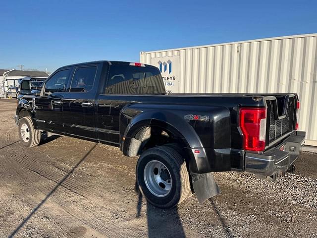 Image of Ford F-350 equipment image 1