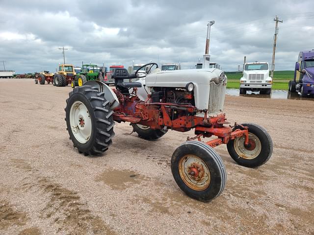 Image of Ford 900 equipment image 1