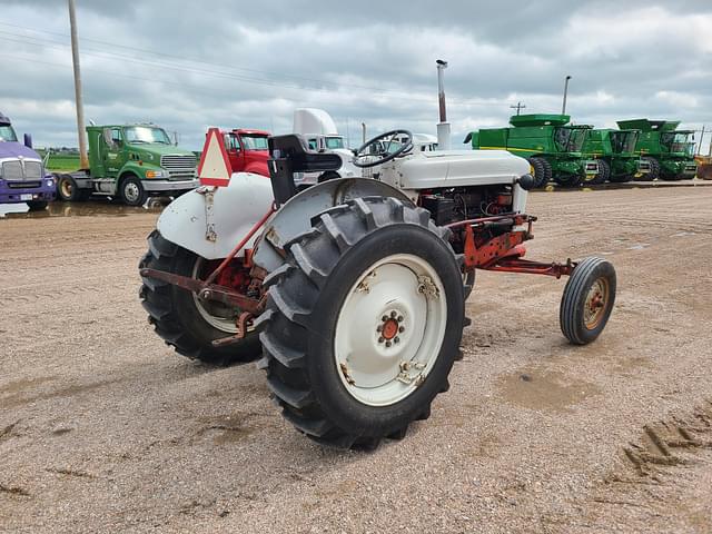 Image of Ford 900 equipment image 2