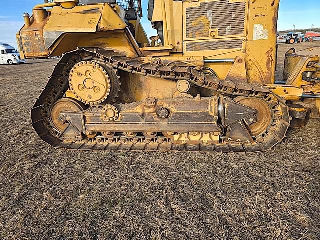 Image of Caterpillar D6N XL equipment image 4