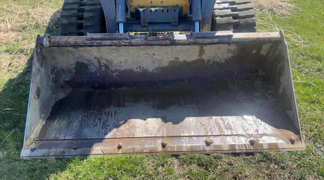 Image of John Deere 325G equipment image 2