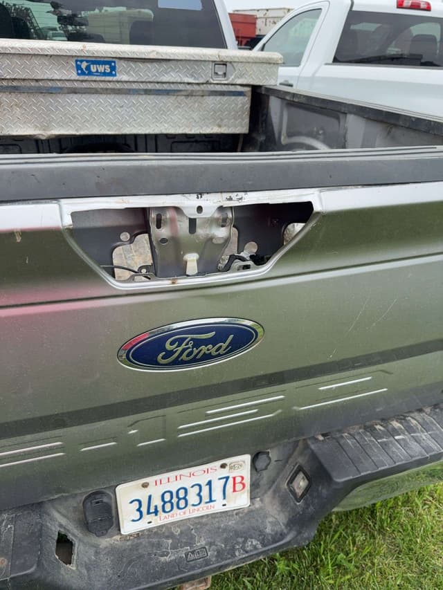 Image of Ford F-150 equipment image 4