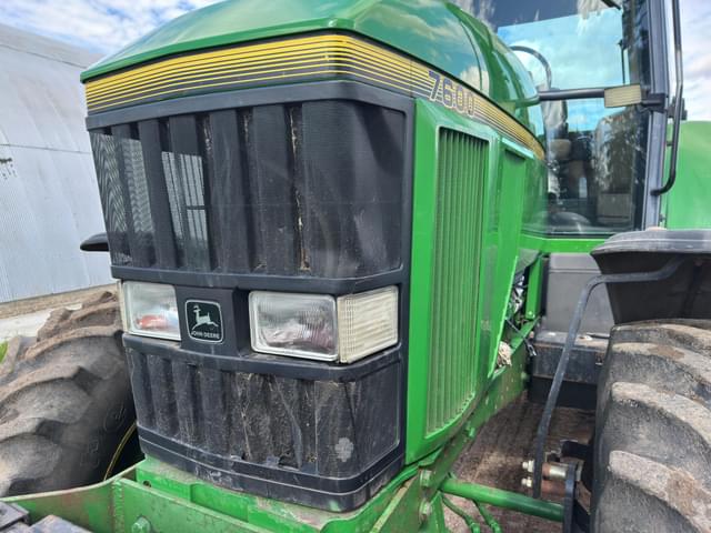 Image of John Deere 7600 equipment image 4