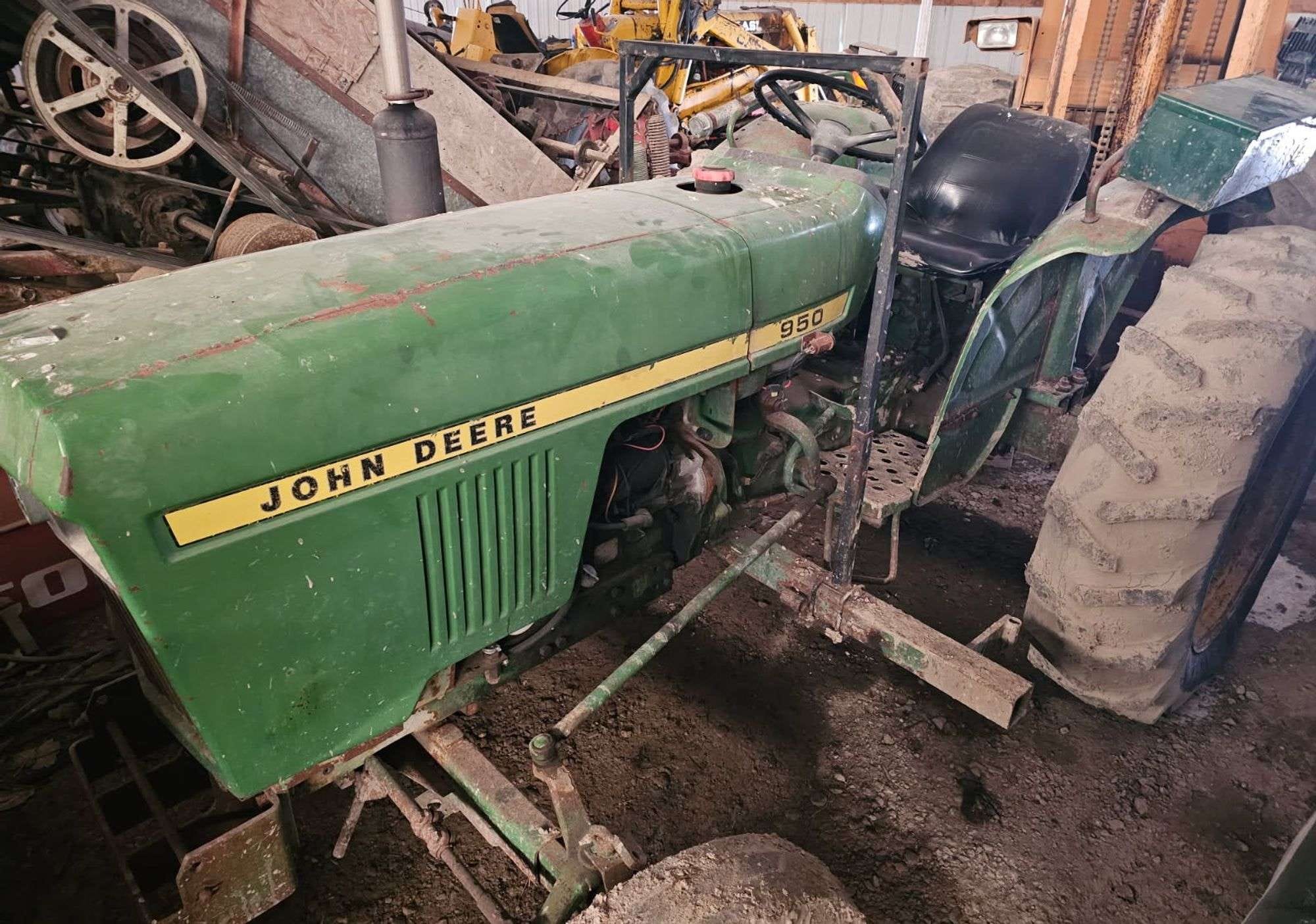 1980 John Deere 950 Equipment Image0