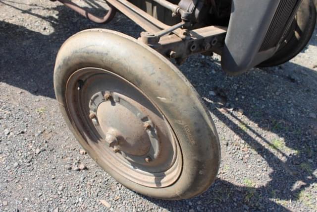 Image of Ford 9N equipment image 3