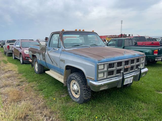 Image of GMC 3500 equipment image 1