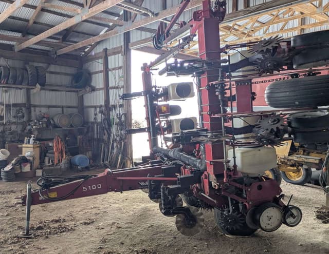 Image of White 5100 equipment image 4