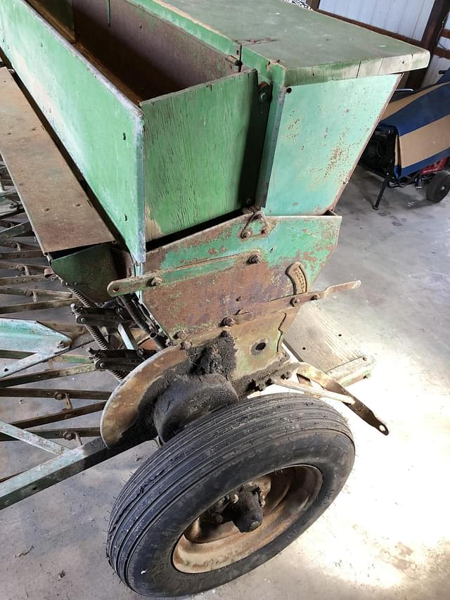 Image of John Deere Van Brunt equipment image 3