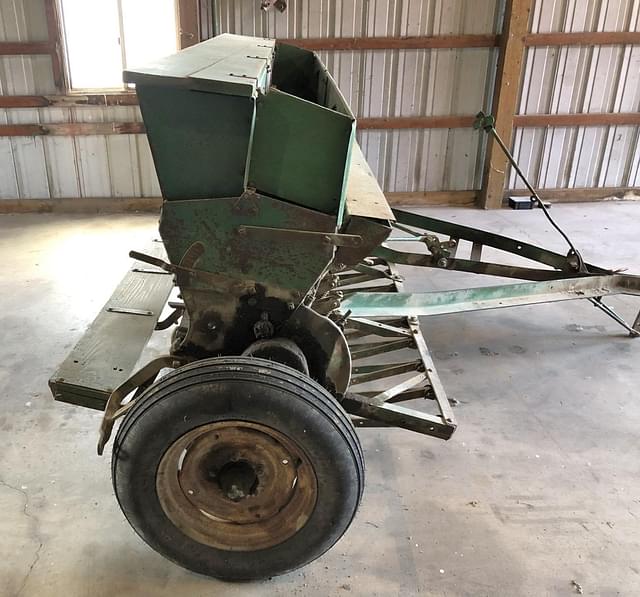 Image of John Deere Van Brunt equipment image 2
