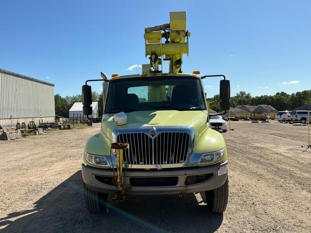 Image of International 4300 SBA equipment image 1