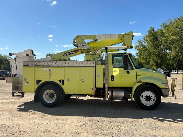 Image of International 4300 SBA equipment image 3