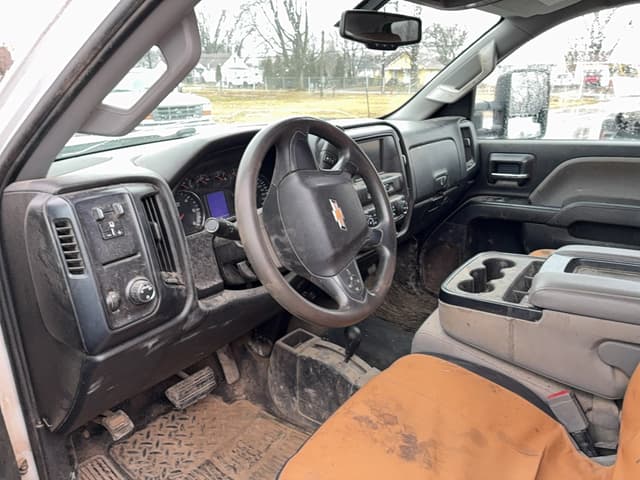 Image of Chevrolet 2500 equipment image 4