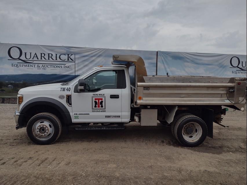 Image of Ford F-550 Primary image