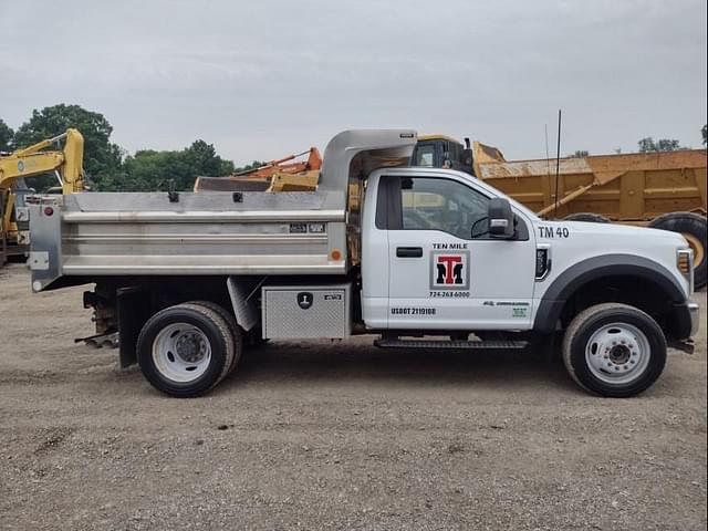 Image of Ford F-550 equipment image 2