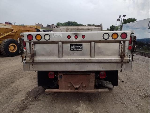 Image of Ford F-550 equipment image 3