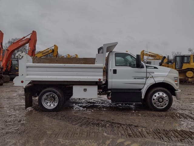 Image of Ford F-650 equipment image 2