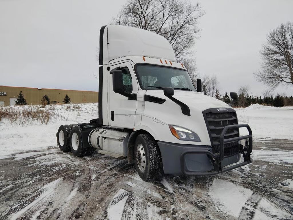 2019 Freightliner Cascadia Equipment Image0