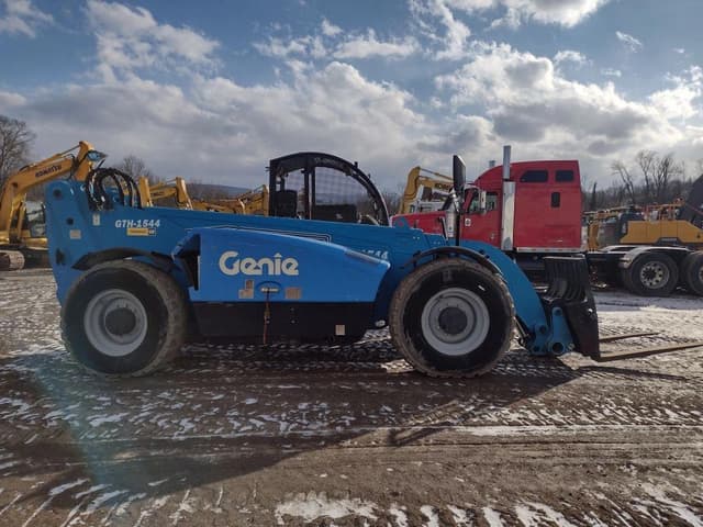 Image of Genie GTH1544 equipment image 2