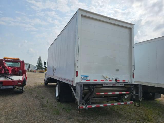 Image of International 4300 SBA equipment image 3