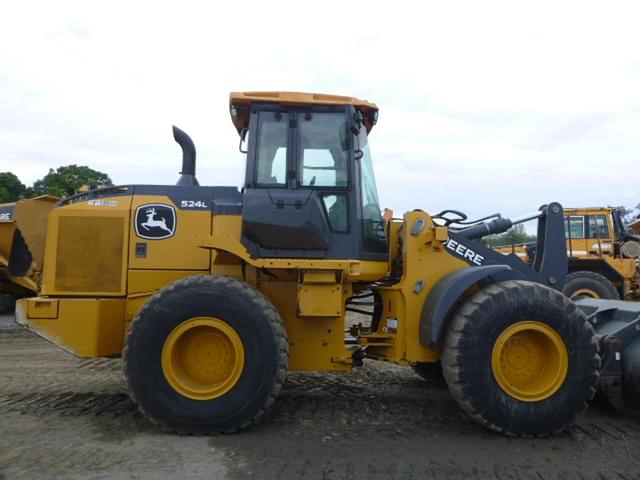 Image of John Deere 524L equipment image 2