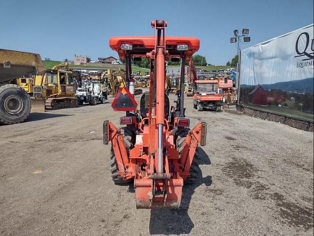 Image of Kubota B26 equipment image 3