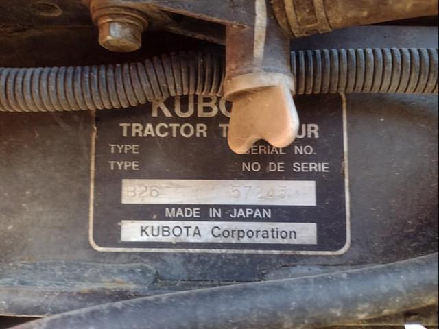 Image of Kubota B26 equipment image 4