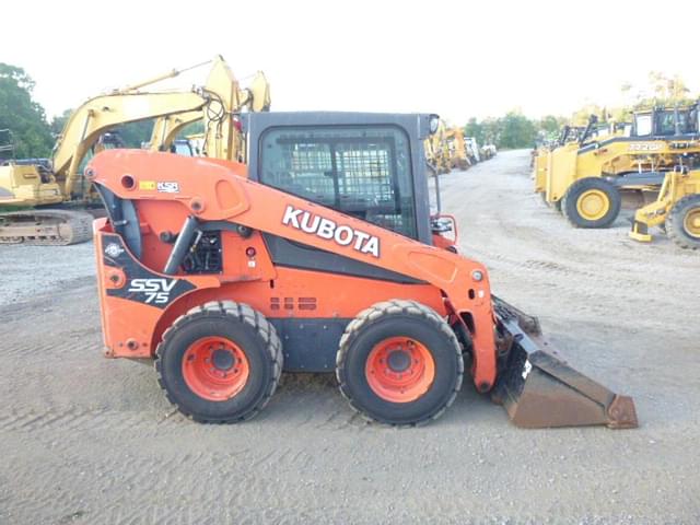 Image of Kubota SSV75 equipment image 2