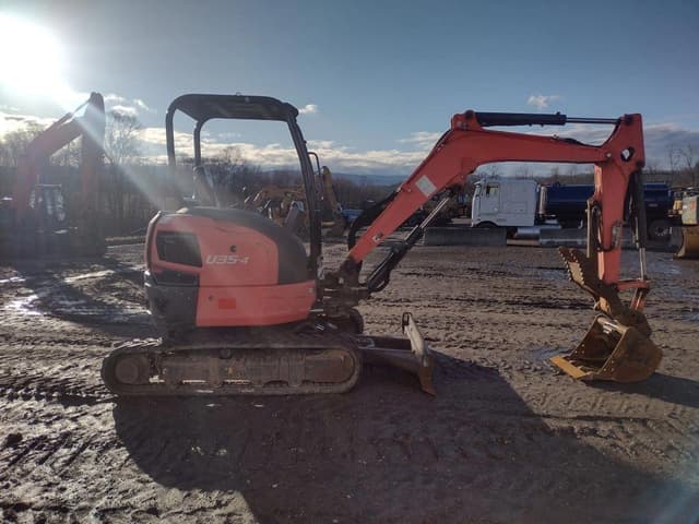 Image of Kubota U35-4R1 equipment image 2