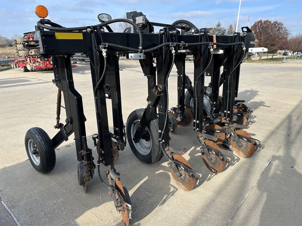 Main image Miller IT36