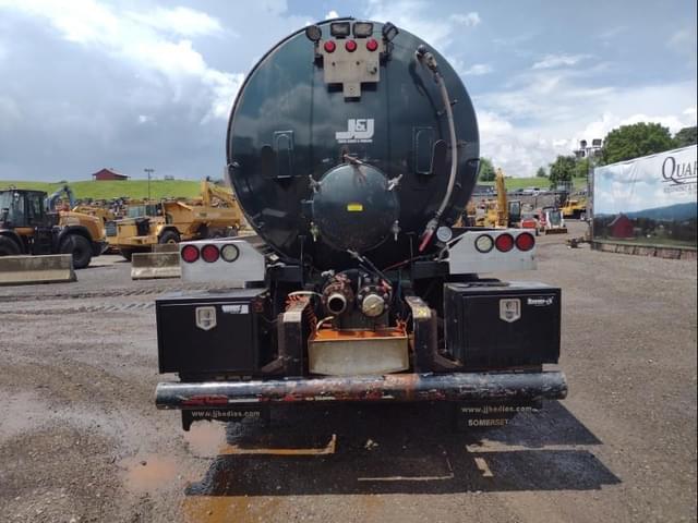 Image of Peterbilt 567 equipment image 2
