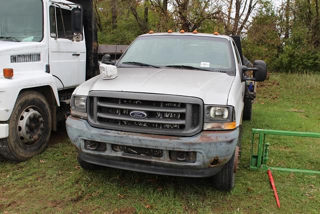 Image of Ford F-550 equipment image 4