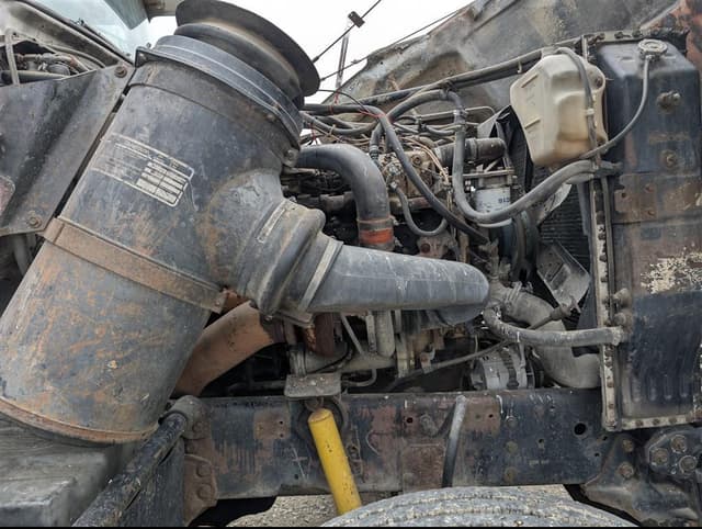 Image of Ford LTL9000 equipment image 3