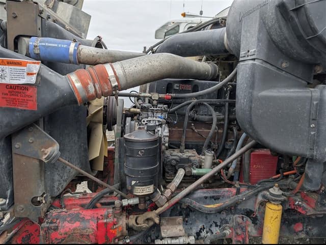 Image of International 9200 equipment image 2