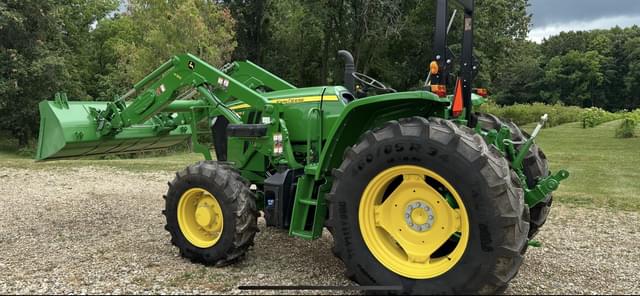 Image of John Deere 6105E equipment image 3