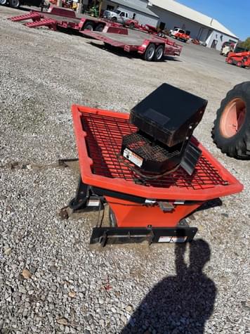 Main image Kubota V5005