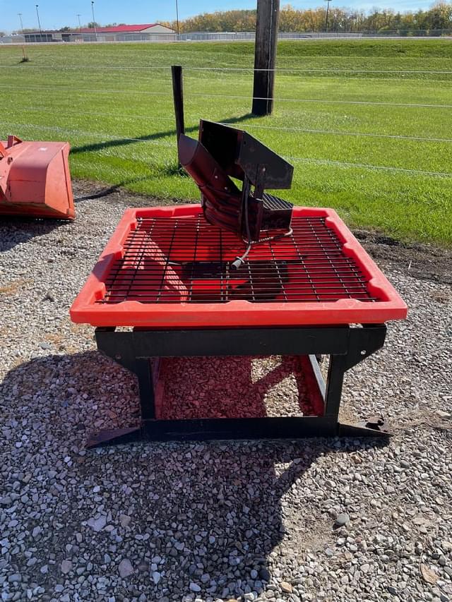 Image of Kubota V5005 equipment image 3