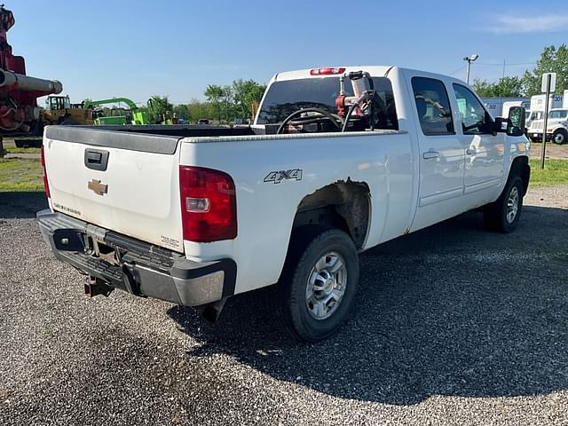 Image of Chevrolet Silverado equipment image 4