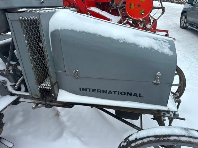 Image of International Harvester 8-16 equipment image 1