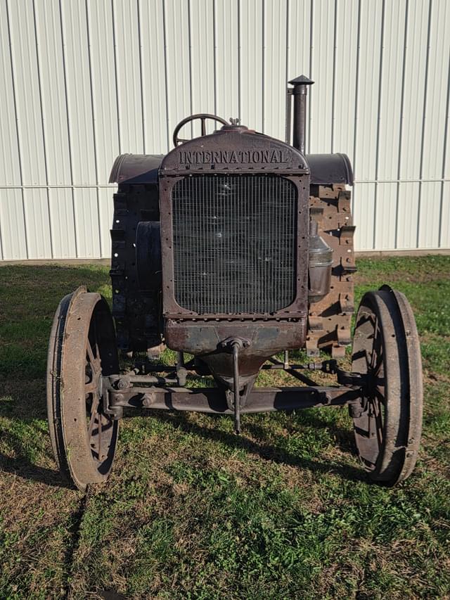 Image of International Harvester 15-30 equipment image 1