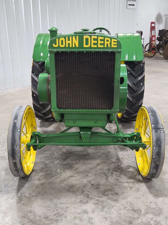 Image of John Deere D equipment image 1